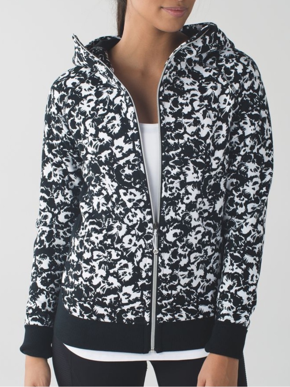 Lululemon scuba hoodie iii fleur sombre white black floral size 10 LW4I8CS